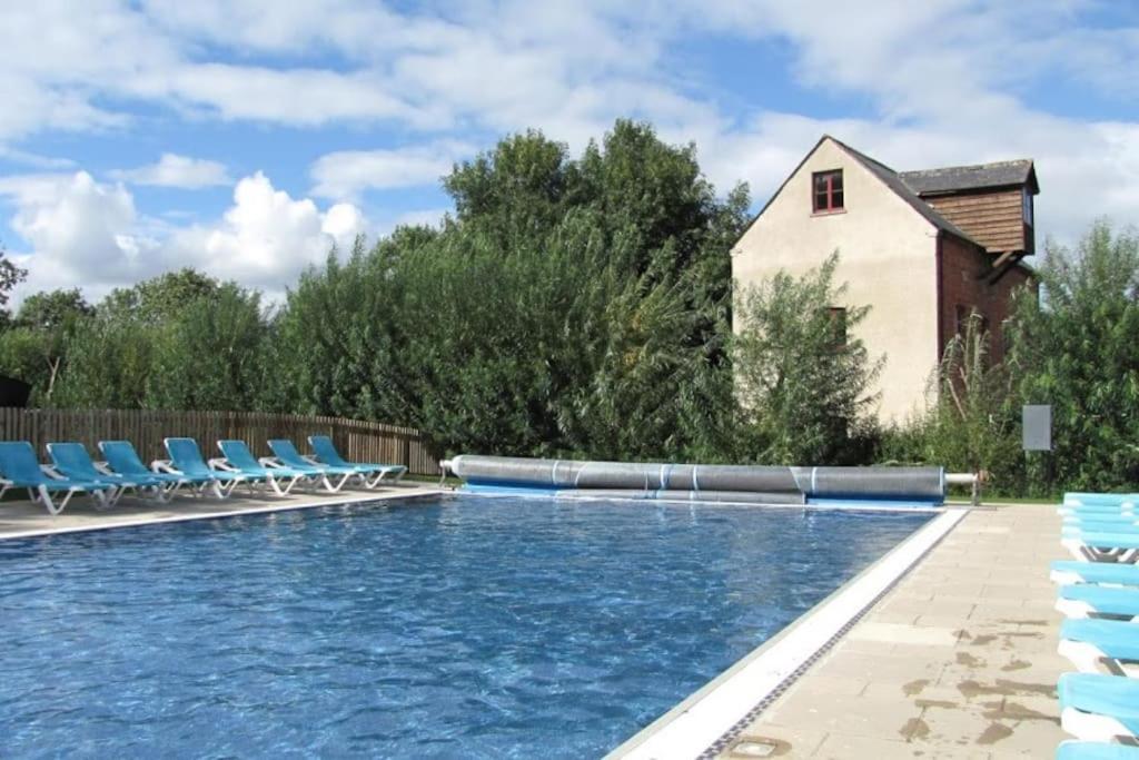 Blueberry Cottage - Lower Mill Estate Somerford Keynes Exteriör bild